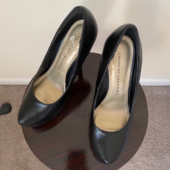 Heels - Picture 2 of 4